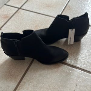 Size 9 black boots with silver buckle